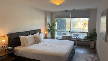 2 Schlafzimmer, Schreibtisch, Bügeleisen/Bügelbrett, Reisekinderbett