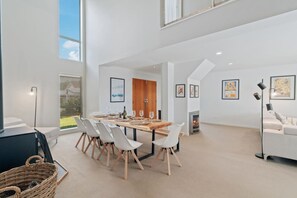 Dining - Views On Koru | Lake & Mountain Views (Wānaka)