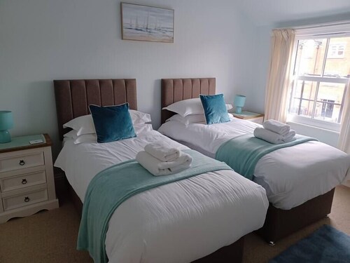27 Princess Royal House - Apartment 2