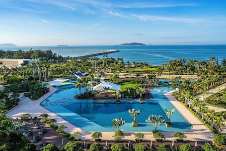 Exterior. Hyatt Regency Sanya Tianli Bay