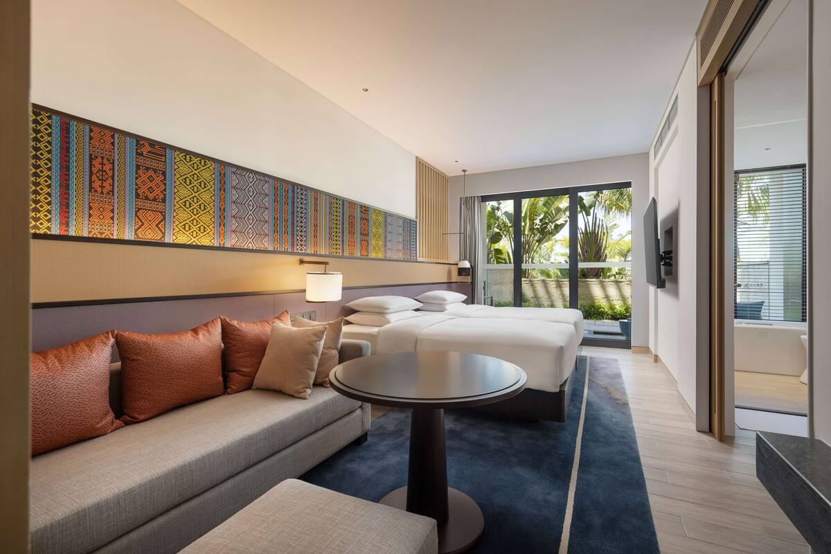 Phòng, 2 giường đơn, khu vực sân vườn | Chăn bông, minibar với thức uống miễn phí, két bảo mật tại phòng, bàn