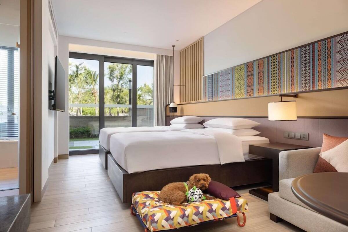 Chăn bông, minibar với thức uống miễn phí, két bảo mật tại phòng, bàn
