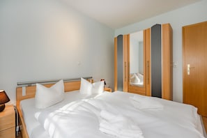 2 chambres, fer et planche à repasser, lit parapluie, Wi-Fi gratuit