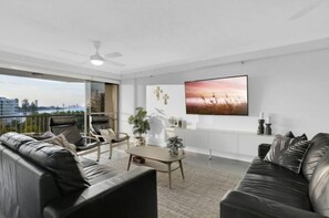 Smart TV - Gemini Court Unit 3- 4 Bedroom Panoramic Ocean Views! (Gold Coast)