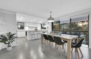 Dining - Gemini Court Unit 3- 4 Bedroom Panoramic Ocean Views! (Gold Coast)