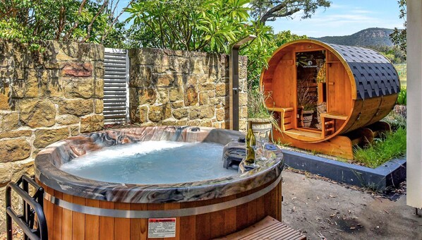 Outdoor spa tub