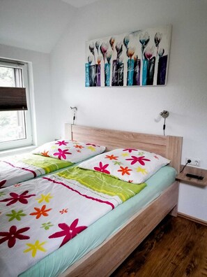 2 dormitoris, caixa forta a l'habitació i planxa i posts de planxar 