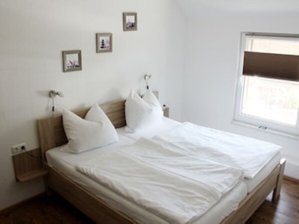 2 bedrooms, in-room safe, iron/ironing board, travel cot