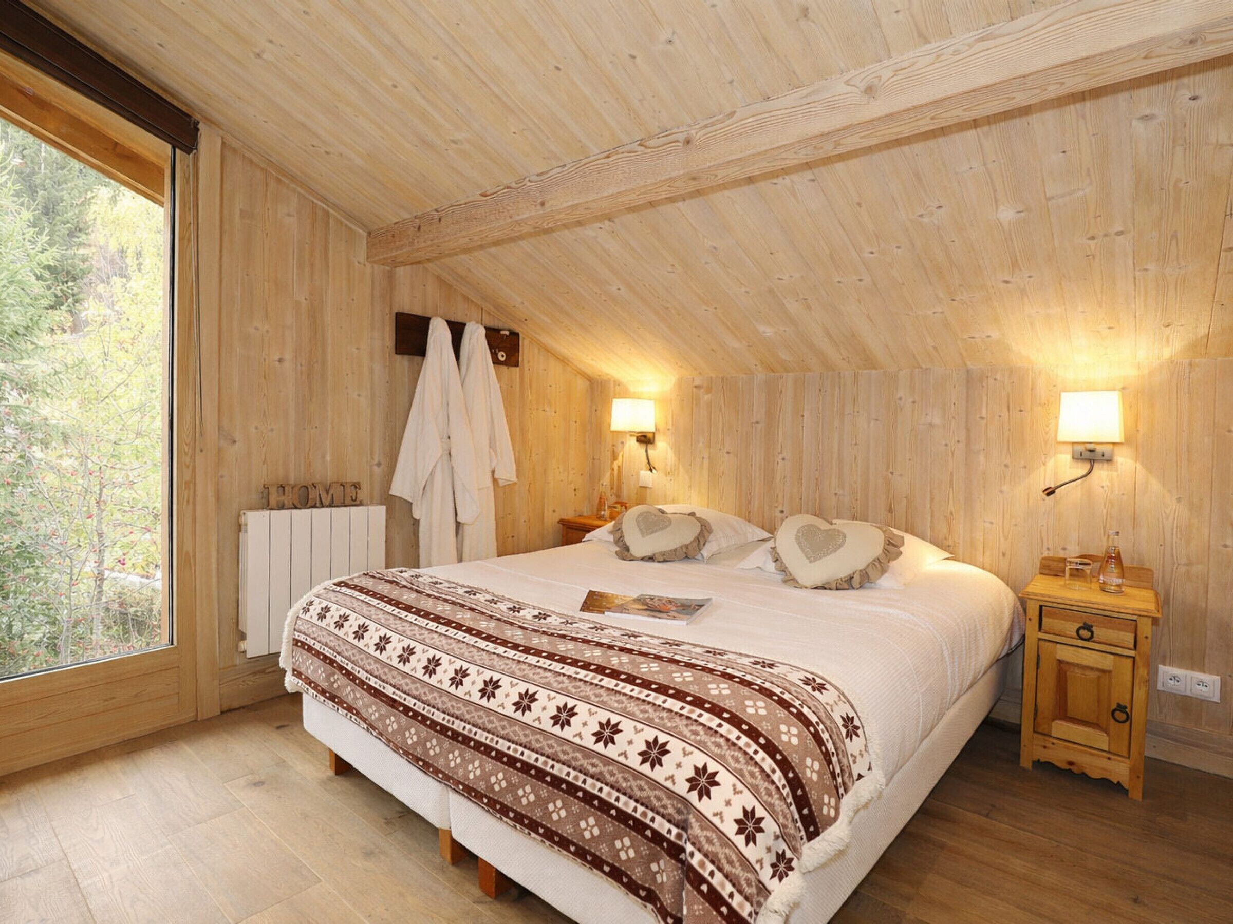 6 chambres, fer et planche à repasser, Wi-Fi gratuit, draps fournis