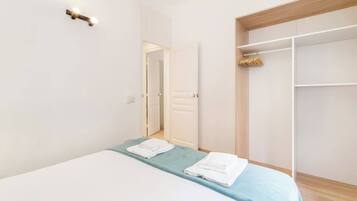 3 bedrooms, iron/ironing board, travel crib, WiFi