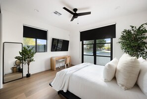 4 bedrooms, desk, iron/ironing board, travel crib