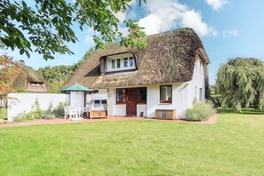 Exterior - The vacation home Dat Reethuus in St. Peter-Ording for up to 5 people (St Peter-Ording)