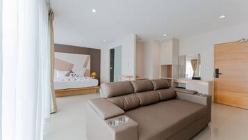 Romantic Studio Suite | Premium bedding, pillow-top beds, minibar, in-room safe
