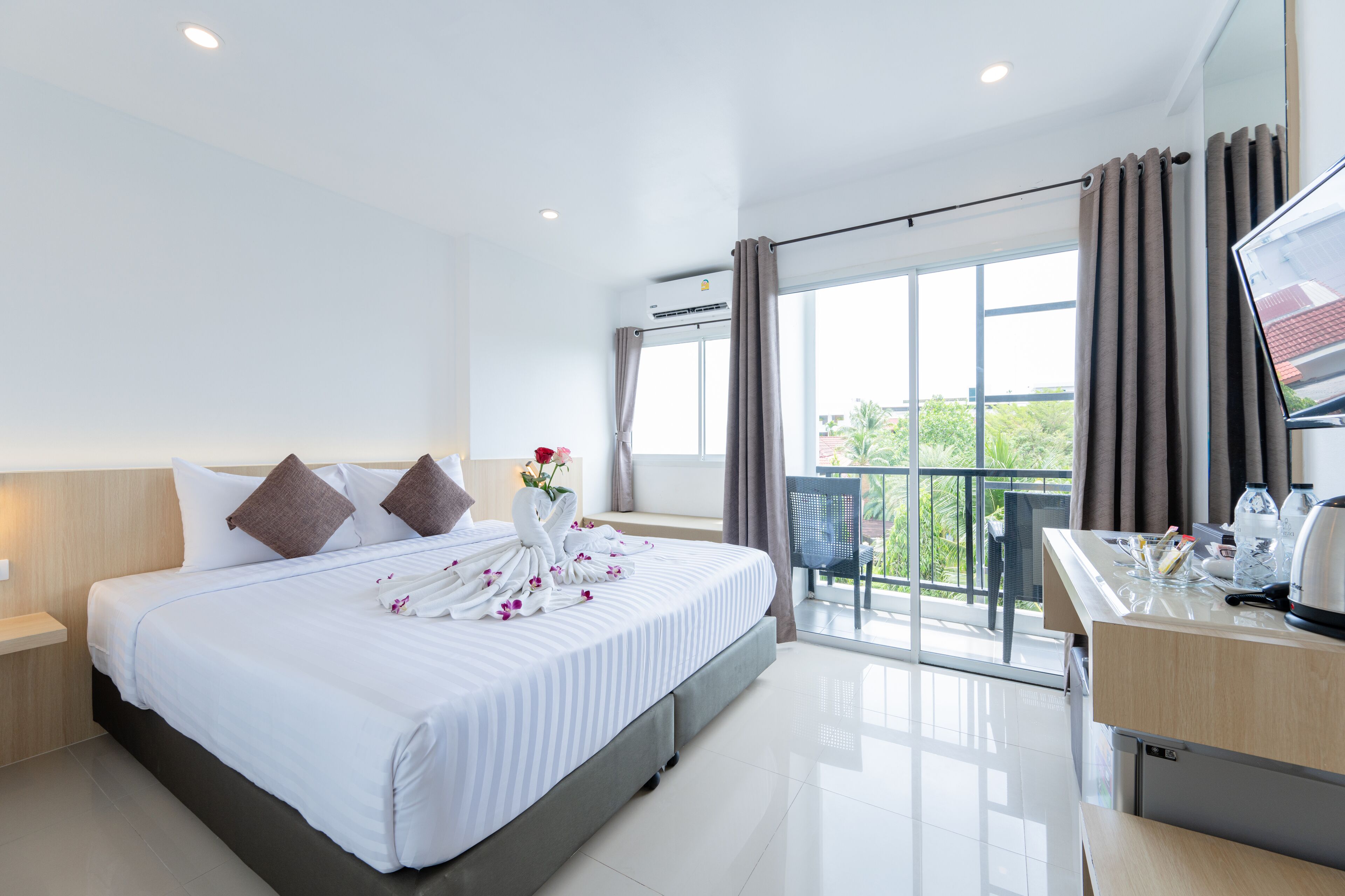 Photo - La Vista Patong Hotel