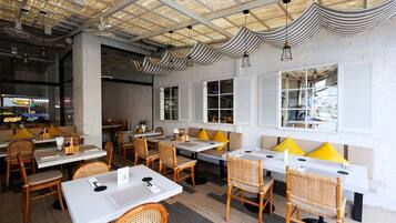 Con vista a la piscina