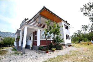 Exterior - Apartment for 3 people near a pebble beach (Seline)