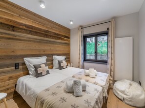 4 soverom, wi-fi (inkludert) og sengetøy