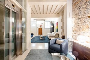 Sala de estar en el lobby