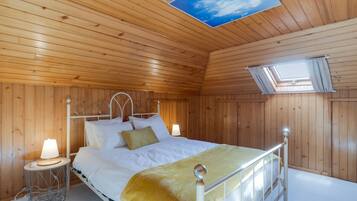 Comfort House | 3 bedrooms, iron/ironing board, free WiFi, bed sheets