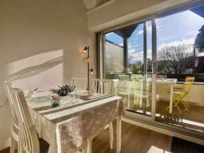 Dining - Carnac: 3-room Duplex, 4 pers, Close to beach, Wifi (Carnac)