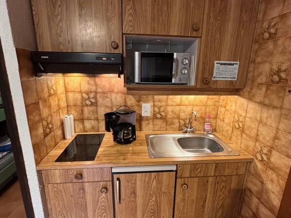 Réfrigérateur, micro-ondes