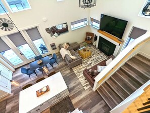 TV, fireplace, offices