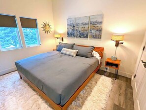 3 عدّة غرف نوم وواي فاي وملاءات أسرّة