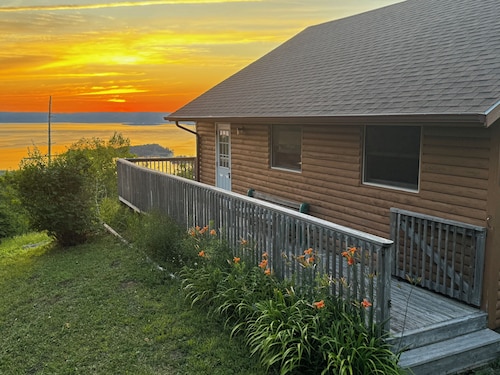 Magnificent location with views of Bras d'Or Lake - Exclusive vacation home with 75 sqm