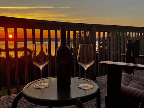 Magnificent location with views of Bras d'Or Lake - Exclusive vacation home with 75 sqm