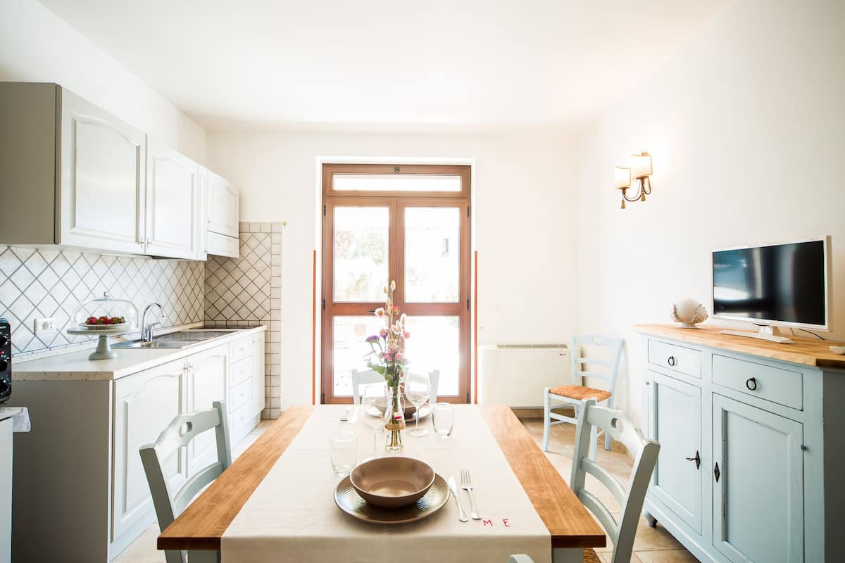 1 bedroom, premium bedding, down duvets, individually decorated