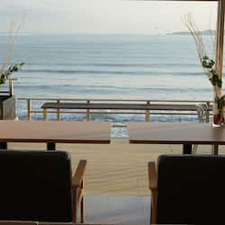 Daily buffet breakfast (JPY 2500 per person)