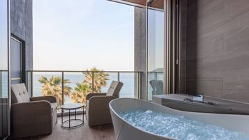 Luxury Twin Room | Bathroom | Jetted tub, rainfall showerhead, designer toiletries, hair dryer