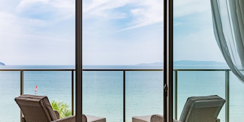 ALBAHOTELANDGLAMPING