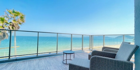 Romantic Suite | Terrace/patio. ALBAHOTELANDGLAMPING