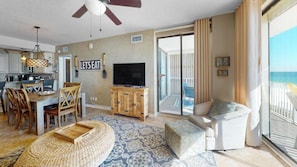 Condo, 3 Bedrooms | Living room