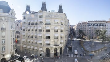 Habitación doble Deluxe | Ropa de cama de alta calidad y camas con efecto memoria