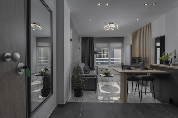 Hypo-allergenic bedding, blackout curtains, iron/ironing board - Nomades Suites Thessaloniki (Thessaloniki)