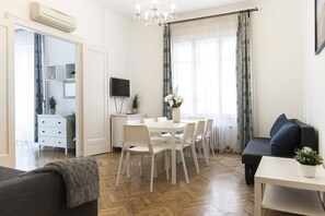 Living area - Real Apartments Wesselényi II. (Budapest)