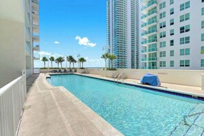 Pool - Deluxe 1 BR suite•Pool•Parking•Balcony•Ocean View! (Miami)