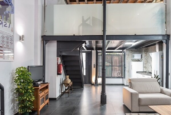 Smart TV, stereo - experience in triana (Sevilla)