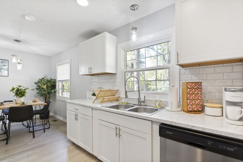 Beautiful Private Home and Patio