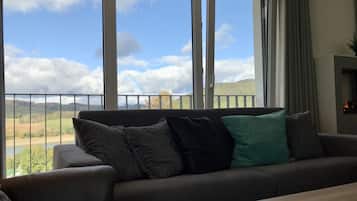 House | Living area | TV