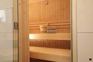House | Bathroom | Separate bathtub and shower, hair dryer, heated floors
