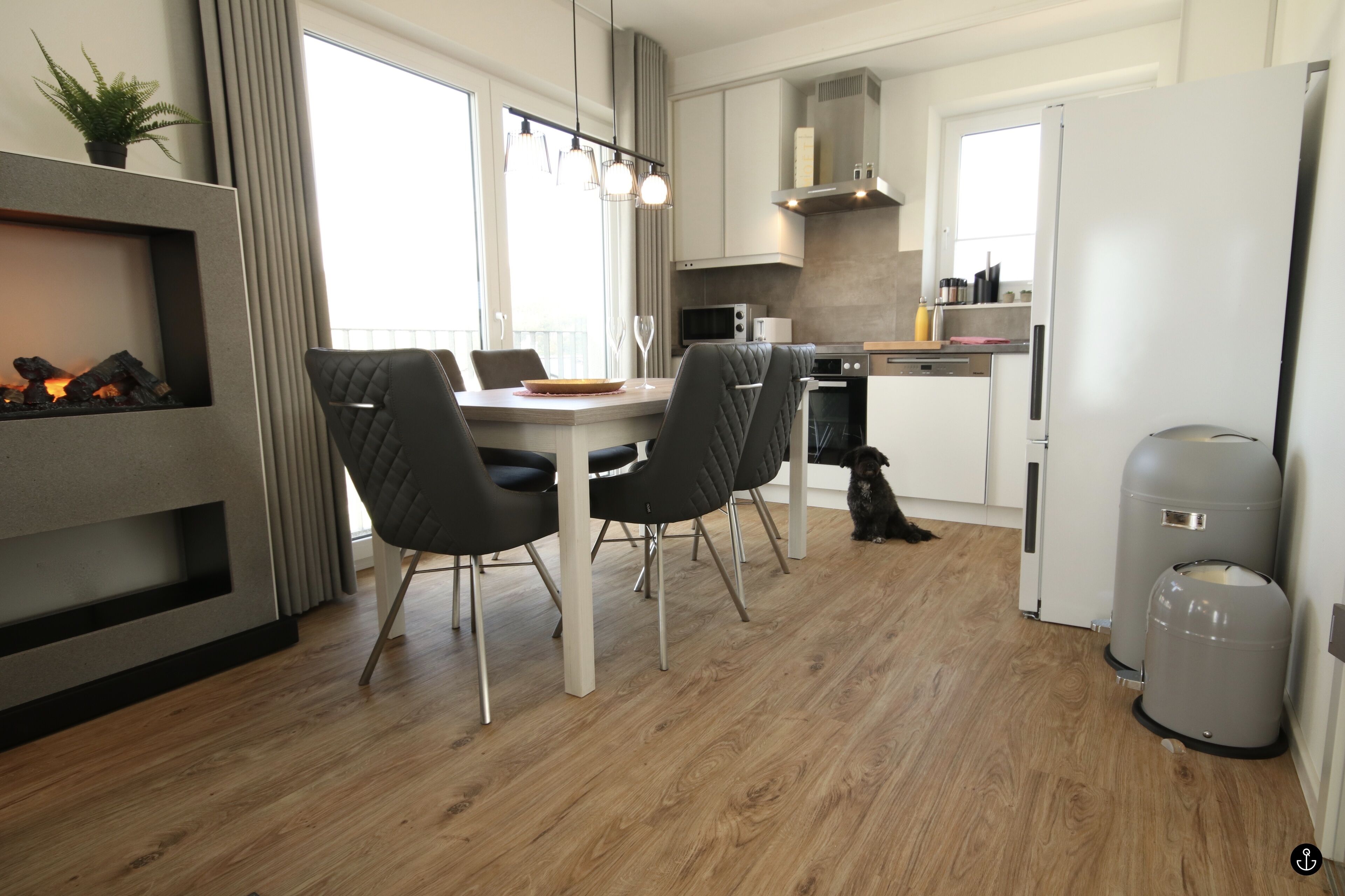 House | Private kitchen | Fridge, microwave, oven, stovetop