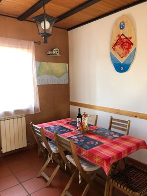 Dining - Single Storey house with beautiful garden and large terraces. (VALE DA TELHA)