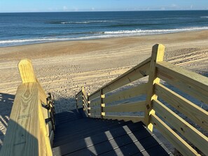 Beach nearby - Sandbox 8 Bedroom Home in Kitty Hawk Shores (Kill Devil Hills)