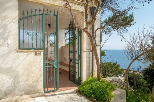 Studio Apartment "Rosa" with Sea View, Private Terrace & A/C