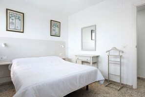 2 habitaciones, tabla de planchar con plancha y wifi gratis 