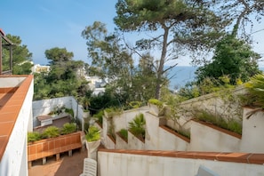 Property grounds - Apartment "Bilocale Rosa" with Sea View, Private Terrace, and Air Conditioning (Santa Cesarea Terme)
