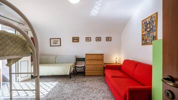 TV, mesa de pingue-pongue